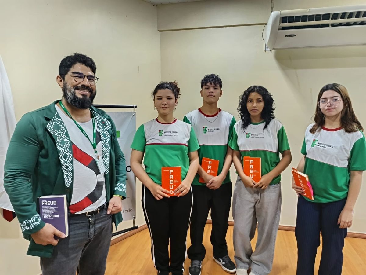 noticia.title loading